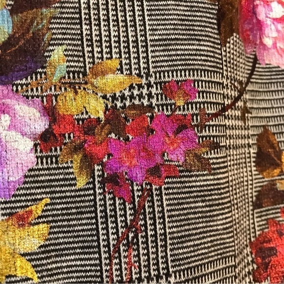 WOMEN’S plaid and floral ECI mid length skirt. Size small. - Picture 3 of 10